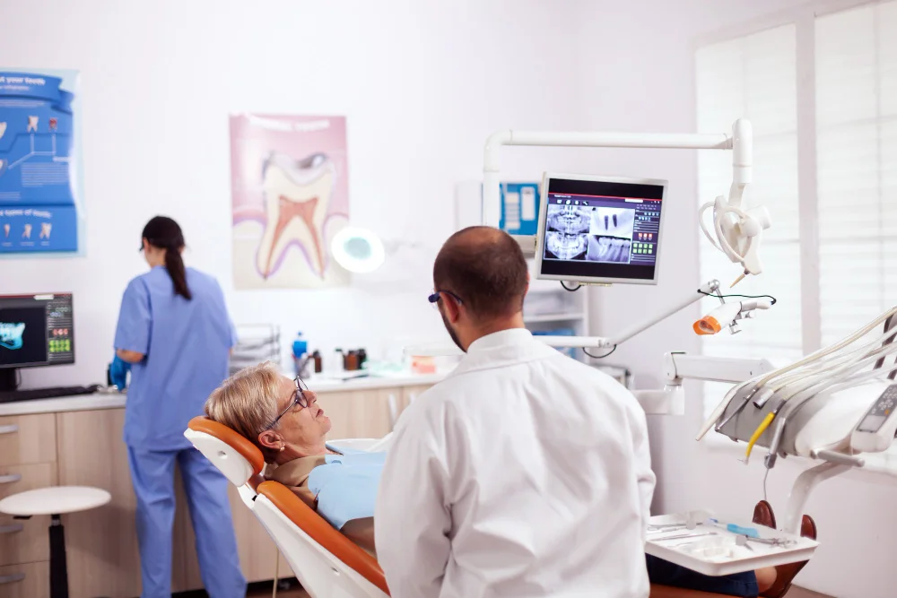 dentist near eglinton east on